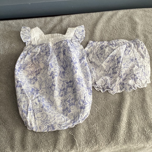 Cutest onesie with a matching ruffle leg panty - Picture 2 of 2